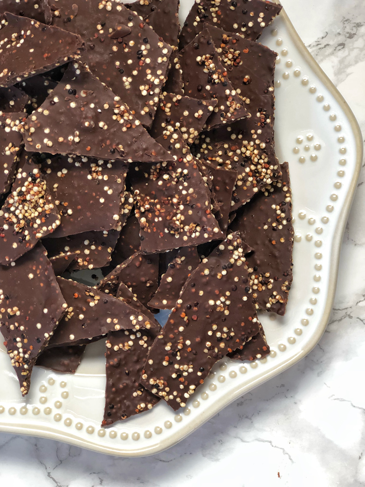 You only need 3 ingredients and 20 minutes to make this yummy, better-for-you, quinoa dark chocolate bark - makes a great holiday gift! Recipe at Teaspoonofspice.com