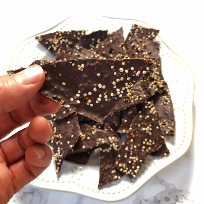 You only need 3 ingredients and 20 minutes to make this yummy, better-for-you, quinoa dark chocolate bark - makes a great holiday gift! Recipe at Teaspoonofspice.com